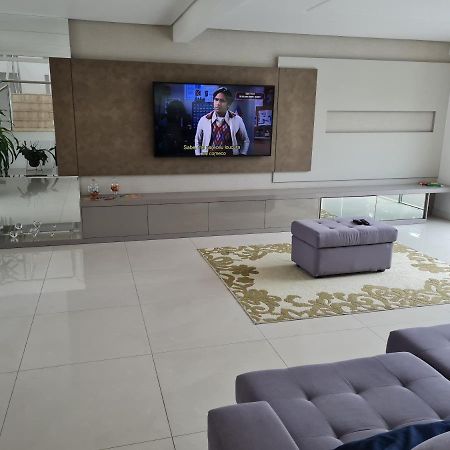 Lux House - Natureza - Piscina - Alto Padrao. Nova Trento Εξωτερικό φωτογραφία